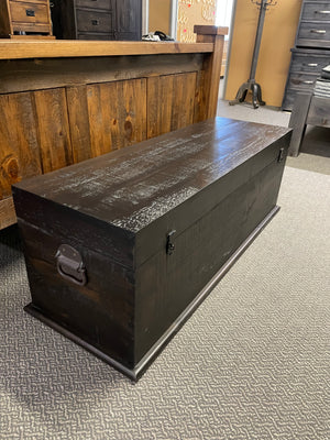 R108P Rustic Pine Hope Chest in Guinness Finish S-616
