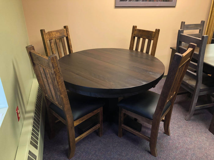 Rustic Pine R520P Round Table in Guinness Finish & 4 Rustic Slat Back Chairs in Black Walnut Finish S-125