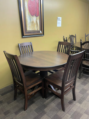 Smooth Birch 508B Single Colonial Pedestal Table & 4 Smooth Scholar Chairs with Saddled Wood Seats in Bourbon Finish S-433