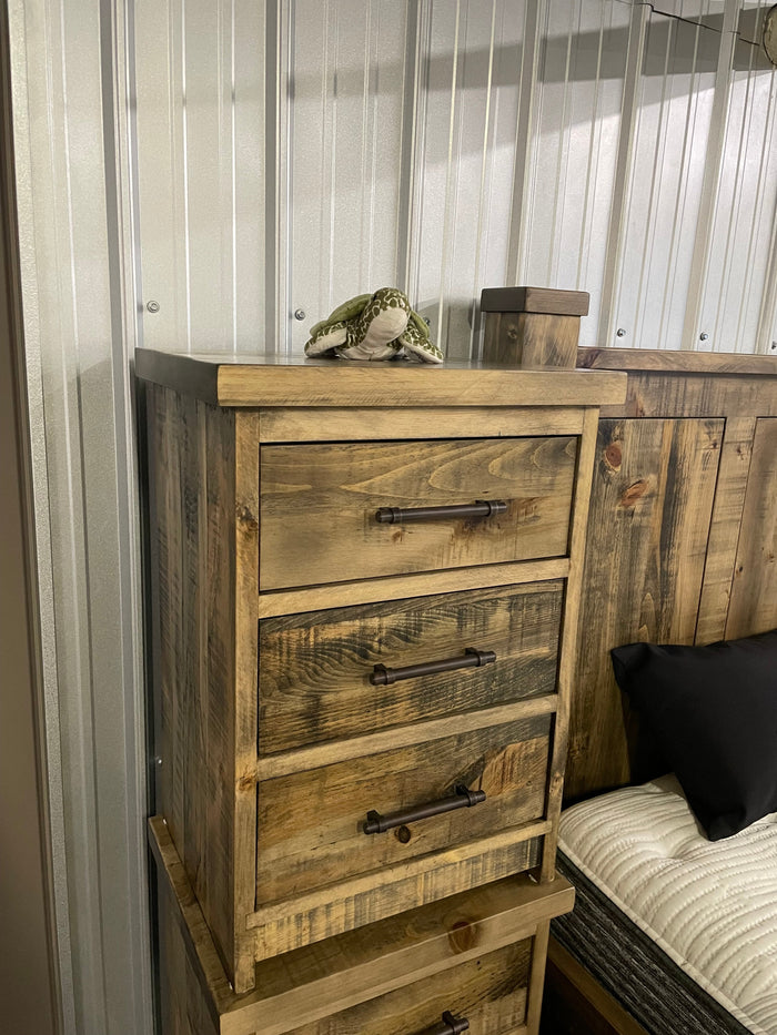 R163P Rustic Pine 3 Drawer Nightstand in Lowry Finish S-457
