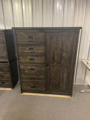 R220P Rustic Pine Cowboys Chest in Ebony Finish S-510